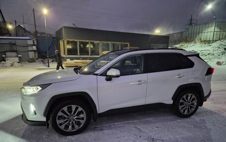 Toyota RAV4, 2022 год, 3 500 000 рублей, 6 фотография