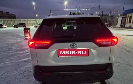 Toyota RAV4, 2022 год, 3 500 000 рублей, 8 фотография