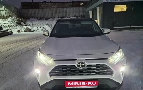 Toyota RAV4, 2022 год, 3 500 000 рублей, 4 фотография