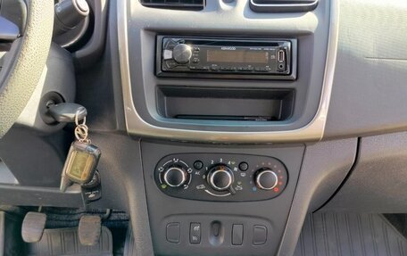 Renault Sandero II рестайлинг, 2015 год, 610 000 рублей, 13 фотография