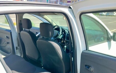 Renault Sandero II рестайлинг, 2015 год, 610 000 рублей, 17 фотография