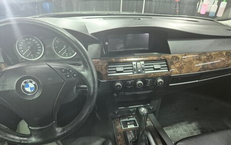 BMW 5 серия, 2003 год, 900 000 рублей, 3 фотография