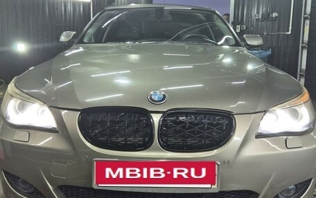 BMW 5 серия, 2003 год, 900 000 рублей, 2 фотография