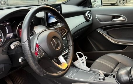 Mercedes-Benz GLA, 2018 год, 2 800 000 рублей, 4 фотография