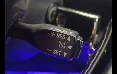 Toyota C-HR I рестайлинг, 2018 год, 2 139 999 рублей, 17 фотография