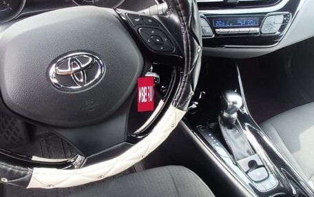 Toyota C-HR I рестайлинг, 2018 год, 2 139 999 рублей, 13 фотография