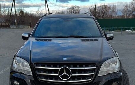 Mercedes-Benz M-Класс, 2010 год, 1 990 000 рублей, 2 фотография