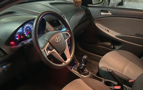 Hyundai Solaris II рестайлинг, 2011 год, 670 000 рублей, 9 фотография