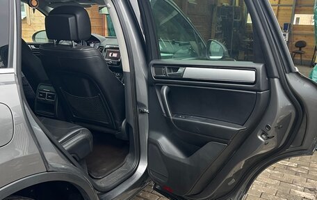 Volkswagen Touareg III, 2010 год, 900 000 рублей, 11 фотография