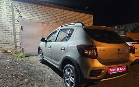 Renault Sandero II рестайлинг, 2015 год, 1 400 000 рублей, 4 фотография