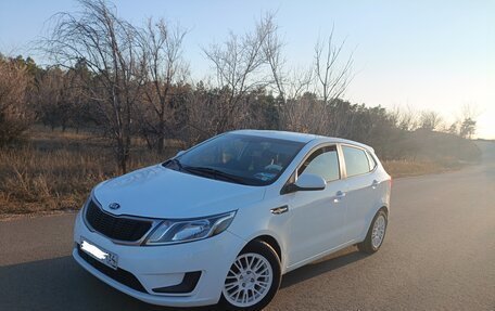 KIA Rio III рестайлинг, 2014 год, 980 000 рублей, 2 фотография