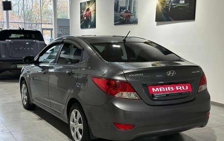 Hyundai Solaris II рестайлинг, 2013 год, 949 900 рублей, 3 фотография