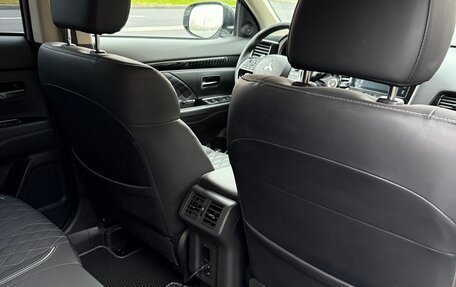 Mitsubishi Outlander III рестайлинг 3, 2022 год, 3 500 000 рублей, 8 фотография