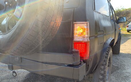 Nissan Terrano II рестайлинг, 1993 год, 520 000 рублей, 17 фотография