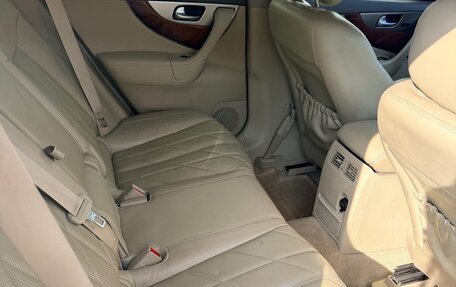 Infiniti QX70, 2015 год, 2 600 000 рублей, 10 фотография