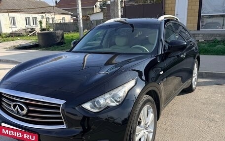 Infiniti QX70, 2015 год, 2 600 000 рублей, 2 фотография