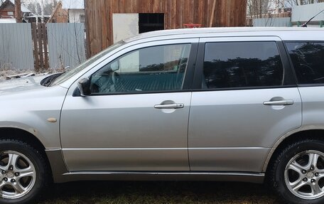 Mitsubishi Outlander III рестайлинг 3, 2005 год, 370 000 рублей, 4 фотография