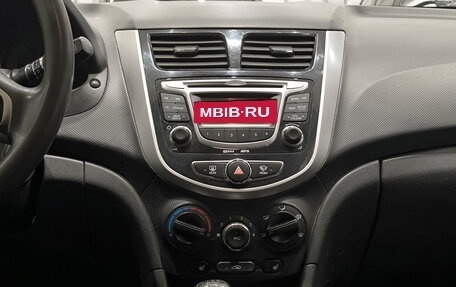 Hyundai Solaris II рестайлинг, 2013 год, 550 000 рублей, 18 фотография