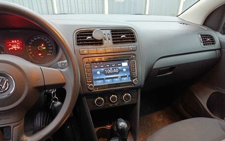 Volkswagen Polo VI (EU Market), 2014 год, 1 300 000 рублей, 24 фотография