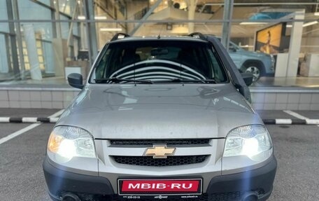 Chevrolet Niva I рестайлинг, 2017 год, 785 000 рублей, 2 фотография