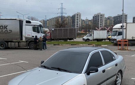 Mitsubishi Carisma I, 2003 год, 260 000 рублей, 1 фотография