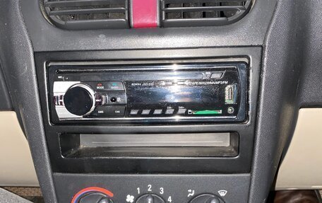 Opel Corsa C рестайлинг, 2001 год, 300 000 рублей, 20 фотография