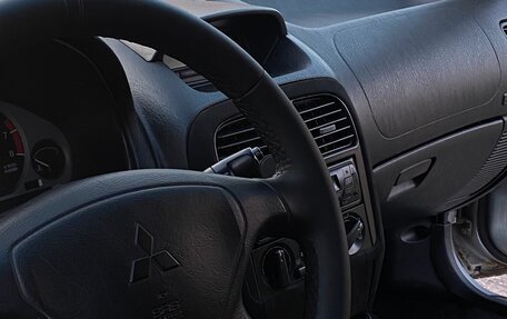 Mitsubishi Carisma I, 2003 год, 260 000 рублей, 17 фотография