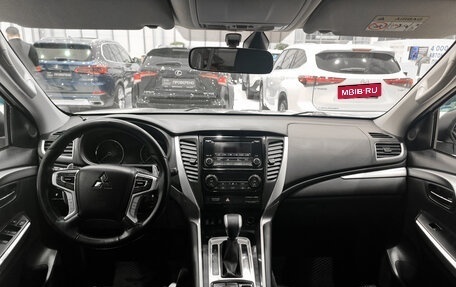 Mitsubishi Pajero Sport III рестайлинг, 2019 год, 2 995 000 рублей, 18 фотография