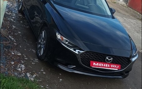 Mazda 3, 2021 год, 2 050 000 рублей, 3 фотография