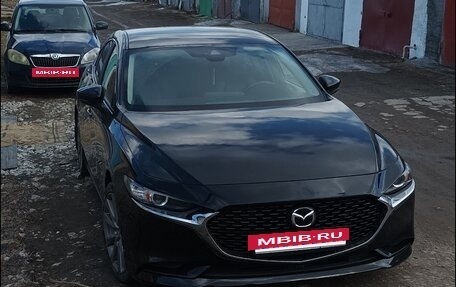 Mazda 3, 2021 год, 2 050 000 рублей, 2 фотография