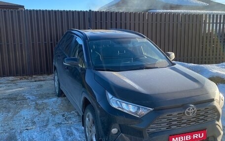 Toyota RAV4, 2021 год, 2 200 000 рублей, 1 фотография