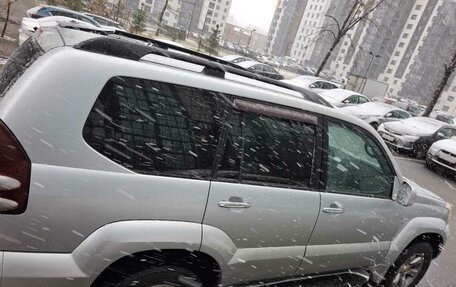 Toyota Land Cruiser Prado 120 рестайлинг, 2005 год, 1 550 000 рублей, 2 фотография