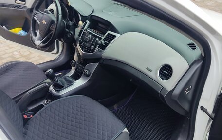 Chevrolet Cruze II, 2012 год, 700 000 рублей, 7 фотография