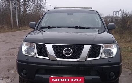 Nissan Navara (Frontier), 2006 год, 950 000 рублей, 1 фотография