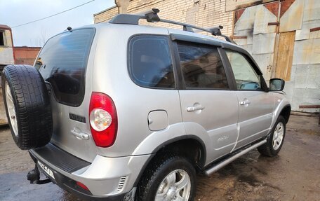 Chevrolet Niva I рестайлинг, 2011 год, 550 000 рублей, 17 фотография