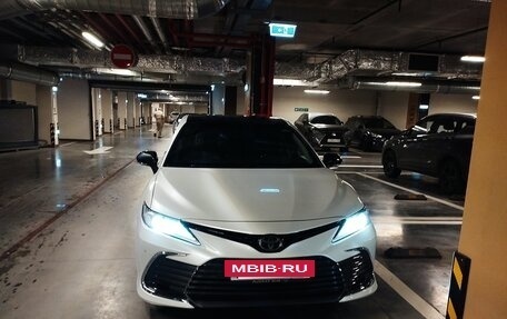 Toyota Camry, 2021 год, 3 600 000 рублей, 2 фотография