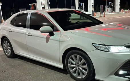 Toyota Camry, 2019 год, 1 500 000 рублей, 4 фотография