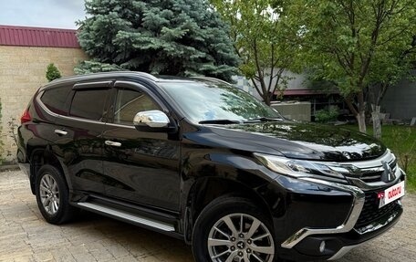 Mitsubishi Pajero Sport III рестайлинг, 2017 год, 2 675 000 рублей, 2 фотография