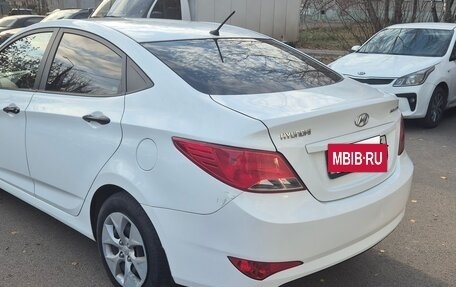 Hyundai Solaris II рестайлинг, 2015 год, 980 000 рублей, 4 фотография