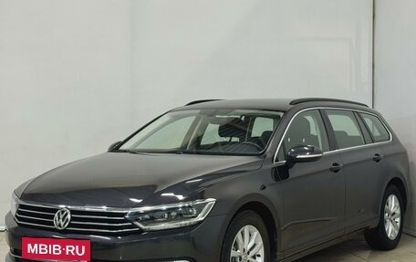 Volkswagen Passat B8 рестайлинг, 2018 год, 1 799 000 рублей, 2 фотография