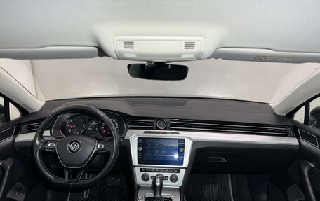 Volkswagen Passat B8 рестайлинг, 2018 год, 1 799 000 рублей, 14 фотография