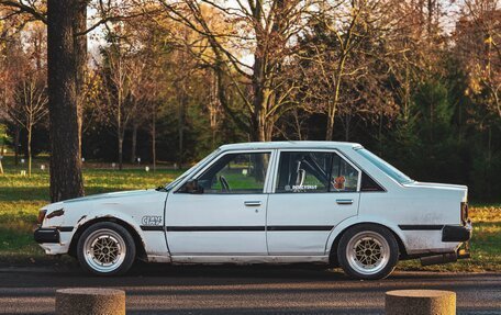 Toyota Carina, 1984 год, 400 000 рублей, 8 фотография