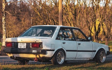 Toyota Carina, 1984 год, 400 000 рублей, 5 фотография