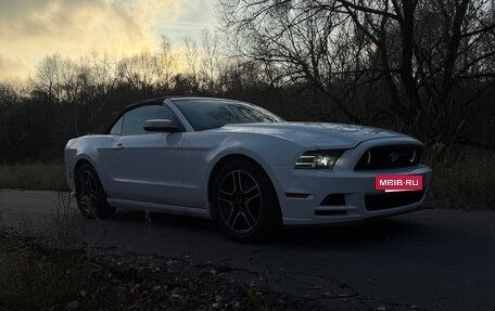 Ford Mustang VI рестайлинг, 2013 год, 2 500 000 рублей, 3 фотография