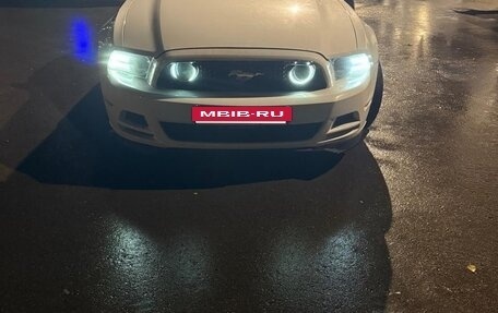 Ford Mustang VI рестайлинг, 2013 год, 2 500 000 рублей, 8 фотография