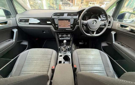 Volkswagen Touran III, 2016 год, 930 035 рублей, 11 фотография