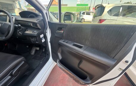 Honda Freed I, 2016 год, 901 000 рублей, 20 фотография