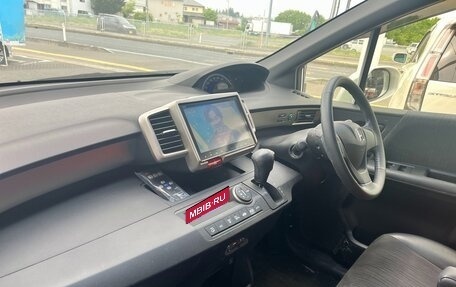 Honda Freed I, 2016 год, 901 000 рублей, 25 фотография