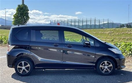 Honda Freed I, 2016 год, 847 000 рублей, 8 фотография