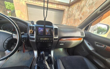 Toyota Land Cruiser Prado 120 рестайлинг, 2005 год, 2 000 000 рублей, 8 фотография